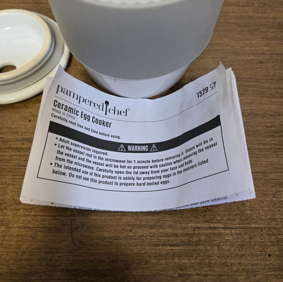 Pampered Chef White and Gray Ceramic Egg Cooker - Picture 2 of 5